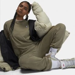 Jordan Essentials Γυναικείο T-Shirt MATTE OLIVE/WHITE -Lifestyle Ρούχα Εκπτώσεις jordan w j essen tee core 22 4