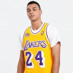Mitchell & Ness Kobe Bryant Los Angeles Lakers 2007-08 Authentic Jersey GOLD -Lifestyle Ρούχα Εκπτώσεις mitchell ness authentic jersey 07 los angeles 10