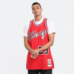 Mitchell & Ness Authentic Chicago Bulls Michael Jordan1984-85 Jersey RED -Lifestyle Ρούχα Εκπτώσεις mitchell ness authentic jersey 84 chicago bull 2