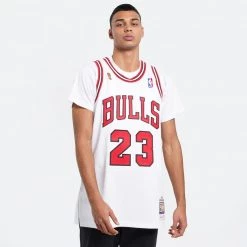 Mitchell & Ness Authentic Chicago Bulls Michael Jordan 1995-96 Jersey WHITE -Lifestyle Ρούχα Εκπτώσεις mitchell ness authentic jersey michael jordan 23