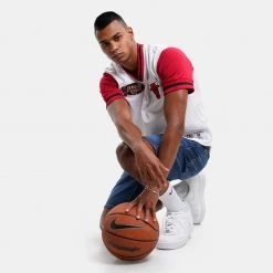 Mitchell & Ness Fashion Mesh V-Neck Chicago Bulls Ανδρικό T-shirt WHITE -Lifestyle Ρούχα Εκπτώσεις mitchell ness fashion mesh v neck chicago bulls 4