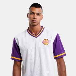 Mitchell & Ness Fashion Mesh V-Neck Los Angeles Lakers Ανδρικό T-shirt WHITE -Lifestyle Ρούχα Εκπτώσεις mitchell ness fashion mesh v neck los angeles l 2