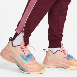 Nike Giannis Ανδρικό Παντελόνι Φόρμας DARK BEETROOT/SWEET BEET/SAIL/SAIL -Lifestyle Ρούχα Εκπτώσεις nike ga m nk lwt pant 5