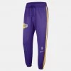 Nike Dri-FIT NBA Los Angeles Lakers Showtime Ανδρικό Παντελόνι Φόρμας FIELD PURPLE/AMARILLO/WHITE -Lifestyle Ρούχα Εκπτώσεις nike lal m nk df shwtm pnt