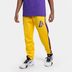 Nike Los Angeles Lakers Showtime Ανδρικό Παντελόνι Φόρμας AMARILLO/FIELD PURPLE/COAST/FIELD PURPLE -Lifestyle Ρούχα Εκπτώσεις nike lal m nk df shwtm pnt mmt 2