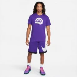 Nike Dri-FIT LeBron Ανδρικό T-Shirt COURT PURPLE 11 Nike Dri-FIT LeBron Ανδρικό T-Shirt COURT PURPLE -Lifestyle Ρούχα Εκπτώσεις nike lbj m nk df tee 1 4